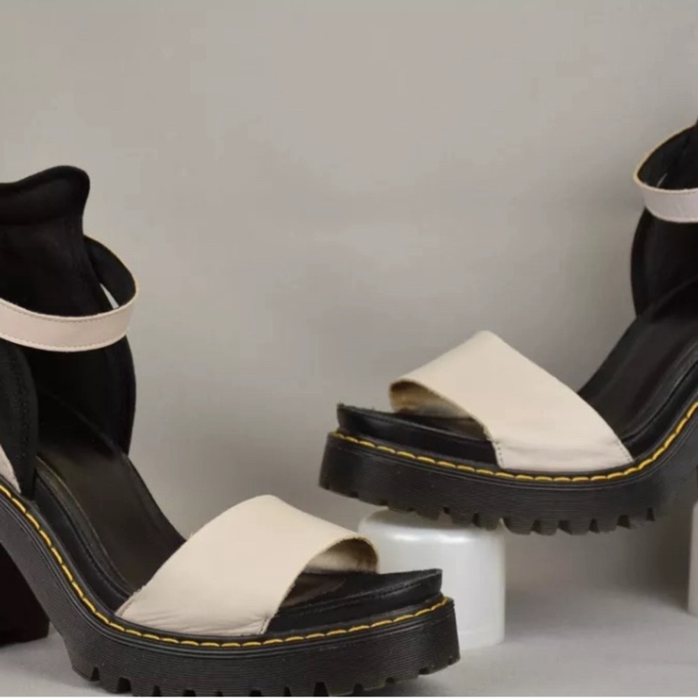 ISO size 5 US Dr. Martens Medea in gray or black!!!